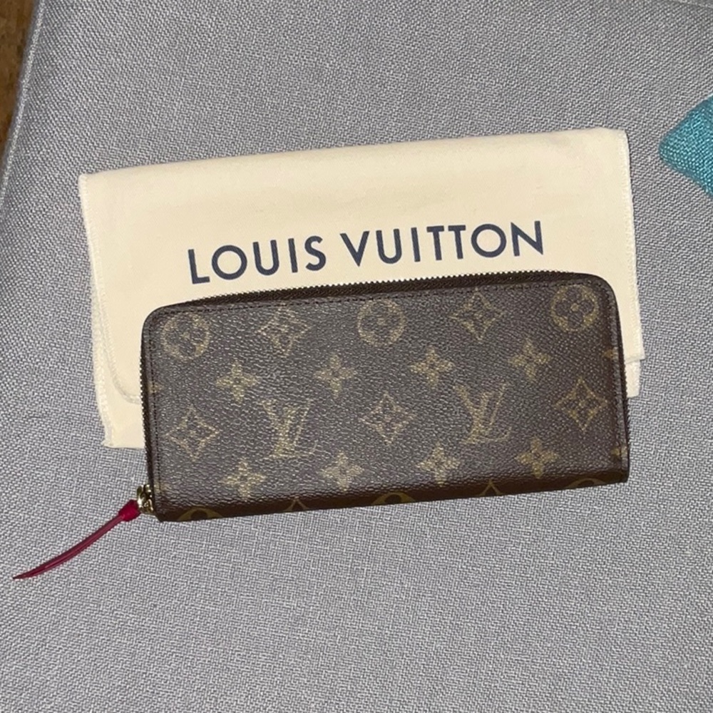 Louis Vuitton Clemence Wallet - Fuscia - 2021 (Like new condition)